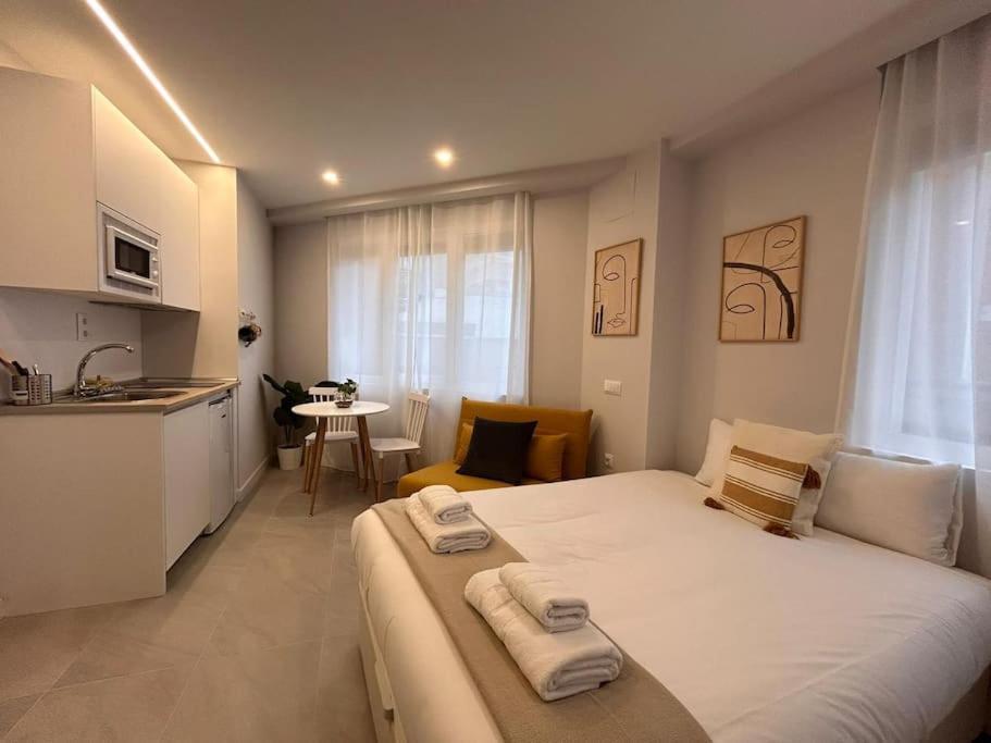 Cozy Studio In Tetuan - En 1/8 Madrid Exterior photo